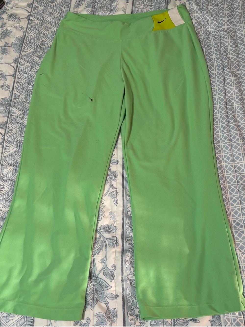 Nike Light Green Wide-Leg capris Athletic Pants * 4 Small Stains in front*